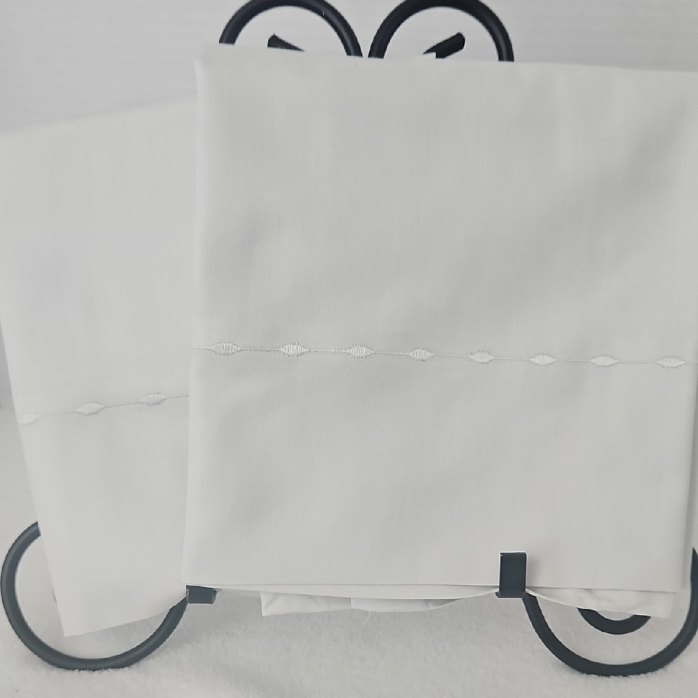 Barbara Barry Elegant Sliver Embroidered Hemline Standard/Queen Pillowcase Set